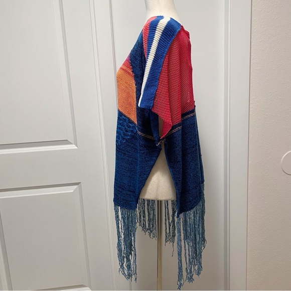 NWT Free People Sunset Fringe Poncho Beach Sweater XS/S Lightweight Oversized - Picture 9 of 16